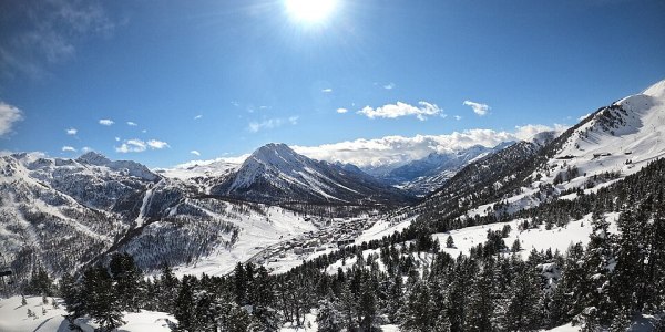 Domaine skiable de Montgenèvre, Hautes-Alpes, photographié depuis le télémix de Serre-Thibaud